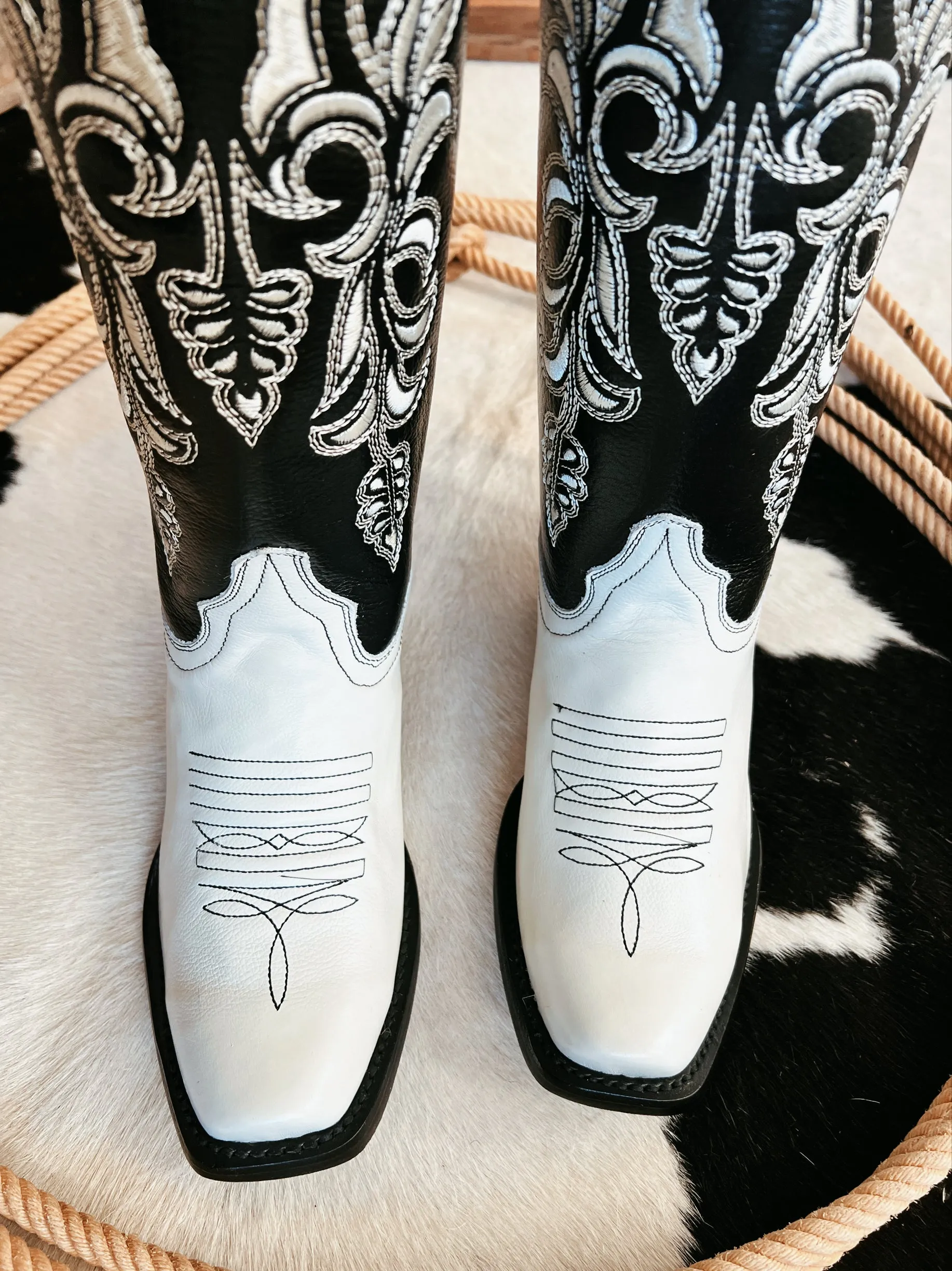 Women's Black and White Retro Boots